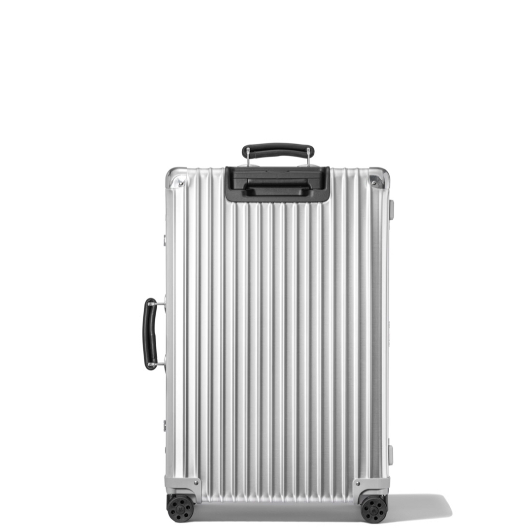 RIMOWA(リモワ)のRIMOWA リモワ Classic クラシック シルバー 61L インテリア/住まい/日用品の日用品/生活雑貨/旅行(旅行用品)の商品写真