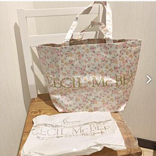 セシルマクビー(CECIL McBEE)の新品未使用！セシルマクビー ラメロゴフラワーBIGトート(トートバッグ)