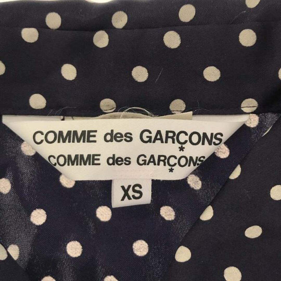 COMME des GARCONS COMME des GARCONS / コムコム | ドット サテン 丸襟 パフスリーブ ブラウス | XS | ネイビー | レディース レディースのトップス(シャツ/ブラウス(半袖/袖なし))の商品写真
