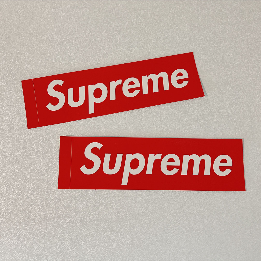 Supreme(シュプリーム)のsupremeステッカー2枚セット エンタメ/ホビーのコレクション(ノベルティグッズ)の商品写真