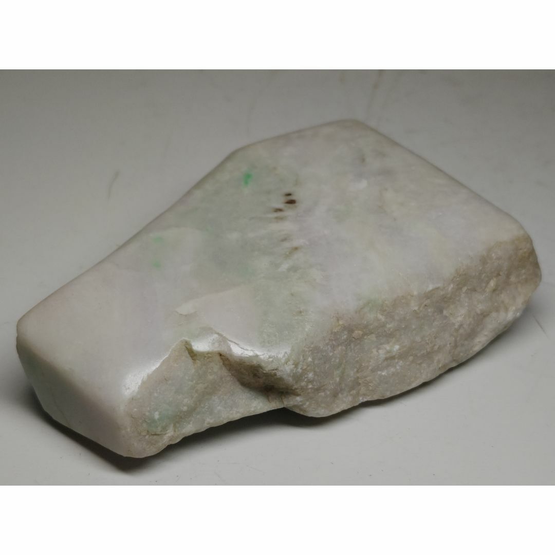 白緑ラベ 590g 翡翠 ヒスイ 翡翠原石 原石 鉱物 鑑賞石 自然石 誕生石