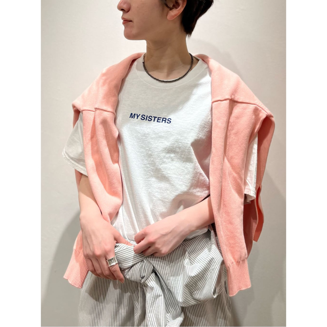 JOURNAL STANDARD(ジャーナルスタンダード)のジャーナルスタンダードラックス | プリントT MYSISTERS レディースのトップス(Tシャツ(半袖/袖なし))の商品写真