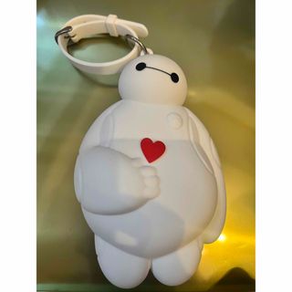 ベイマックス(ベイマックス)の美品　TDL ベイマックス シリコンポーチ 東京ディズニーリゾート　ディズニー(キャラクターグッズ)