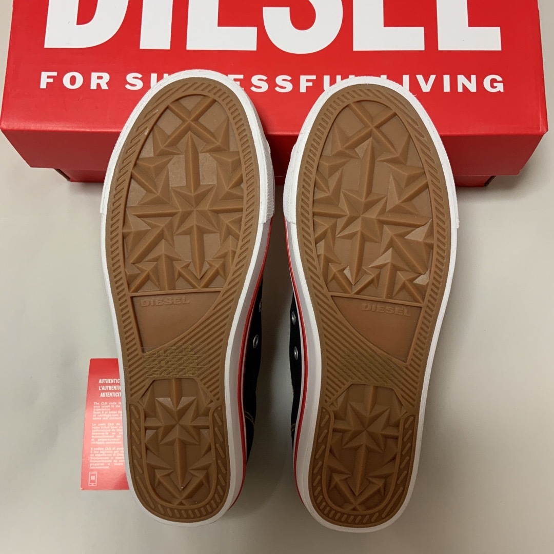 DIESEL(ディーゼル)の洗練されたデザイン　DIESEL　S-Athos Low　チャイティー　25.5 メンズの靴/シューズ(スニーカー)の商品写真