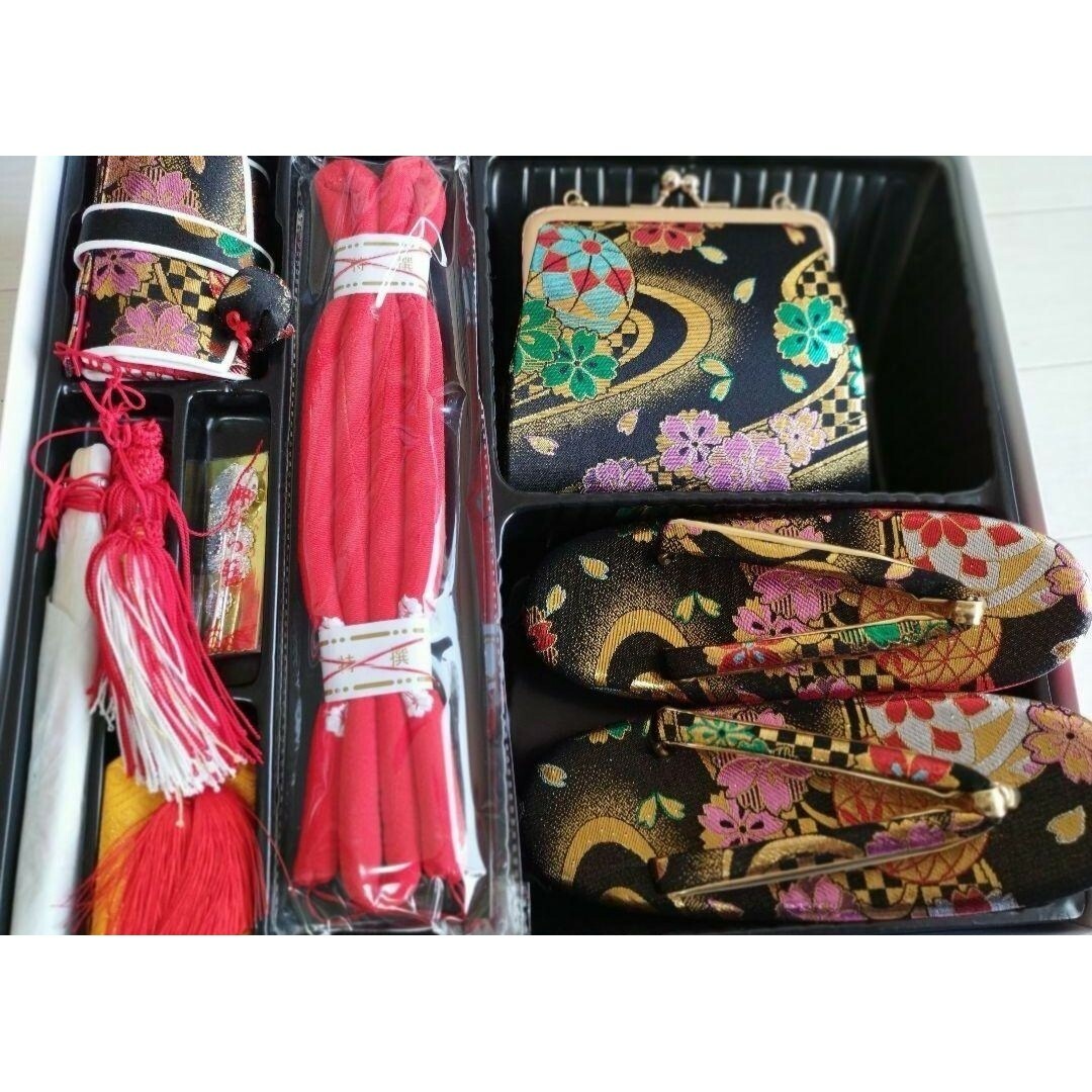 未使用品☆山吹色の着物に黒の作り帯☆七五三フルセットの通販 by しの
