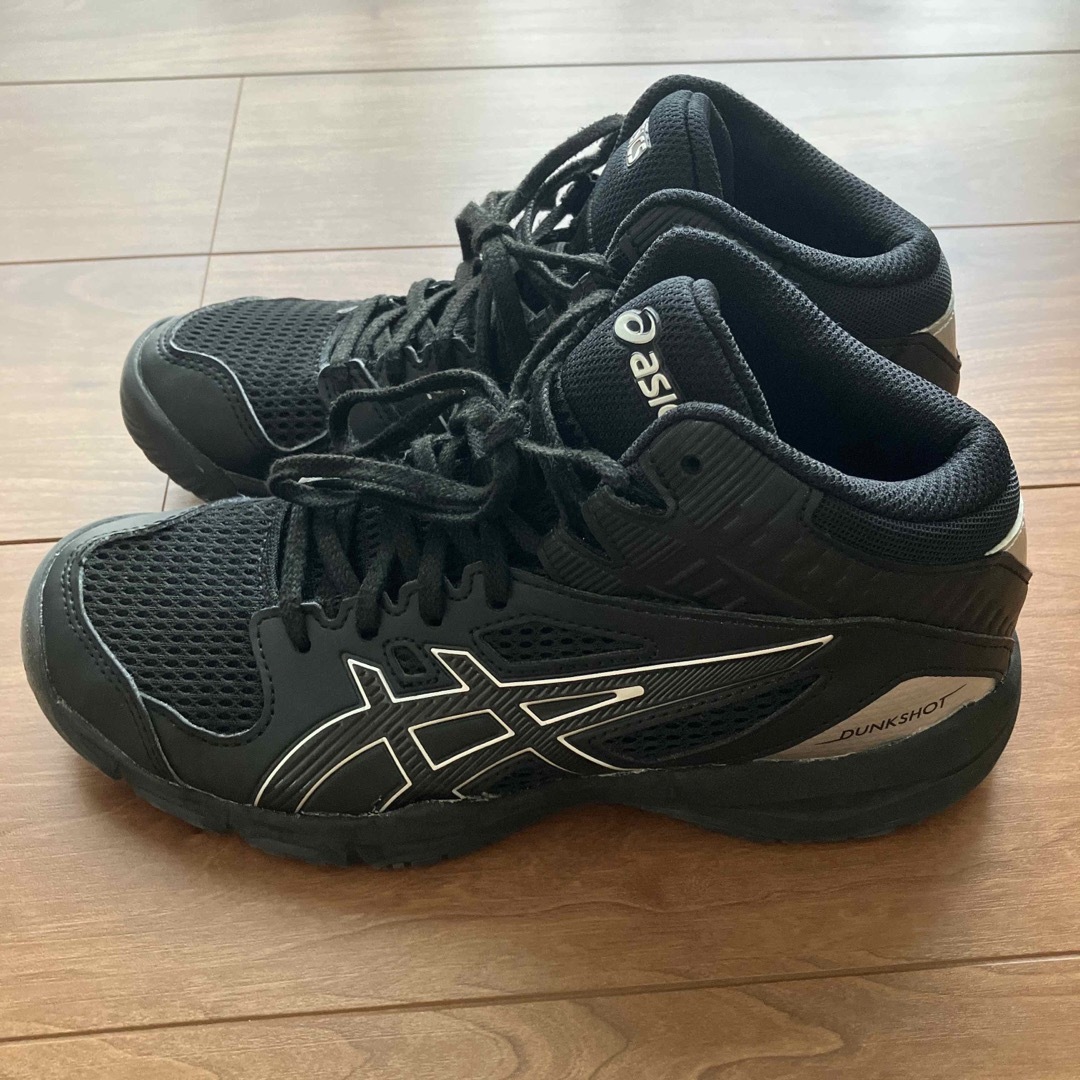 asics(アシックス)のasics バッシュ　22.5㎝ キッズ/ベビー/マタニティのキッズ靴/シューズ(15cm~)(スニーカー)の商品写真