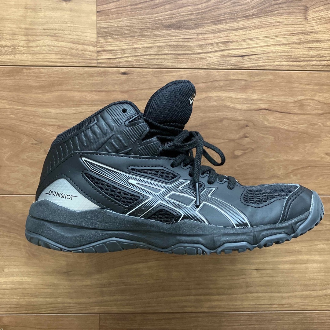 asics(アシックス)のasics バッシュ　22.5㎝ キッズ/ベビー/マタニティのキッズ靴/シューズ(15cm~)(スニーカー)の商品写真