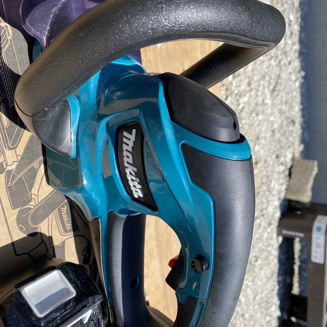 Makita(マキタ)のかばちゃん6058様専用　マキタ充電式生垣バリカン360mm スポーツ/アウトドアの自転車(工具/メンテナンス)の商品写真