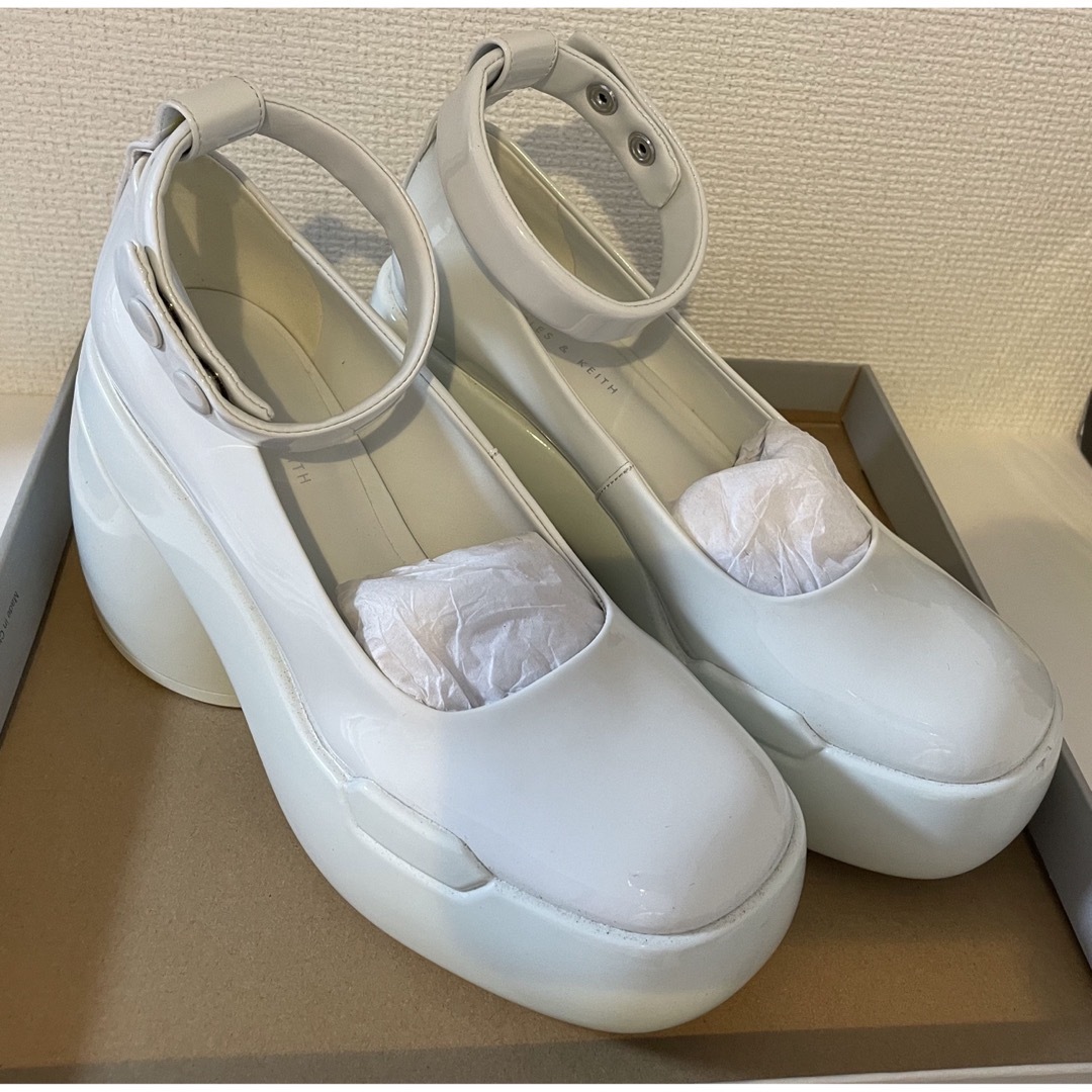 Charles and Keith(チャールズアンドキース)のCHARLES &KEITH  チャールズアンドキース　靴　サンダル　ブーツ　 レディースの靴/シューズ(サンダル)の商品写真