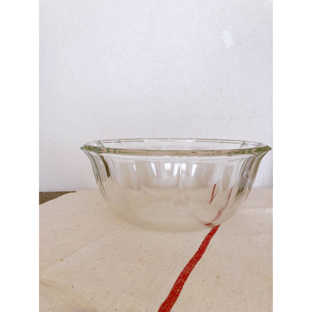 Pyrex(パイレックス)の未使用　パイレックス　ガラスボウル　3230 A23 インテリア/住まい/日用品のキッチン/食器(調理道具/製菓道具)の商品写真