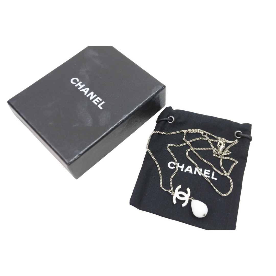 極美品 CHANEL シャネル ネックレス ココマーク ラメビーズ ストーン B10A 11g メタル ストーン ホワイト シルバー  52160