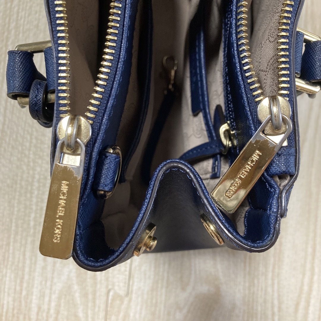 Michael Kors(マイケルコース)の【美品】マイケルコース　ハンドバッグ　ネイビー レディースのバッグ(ハンドバッグ)の商品写真