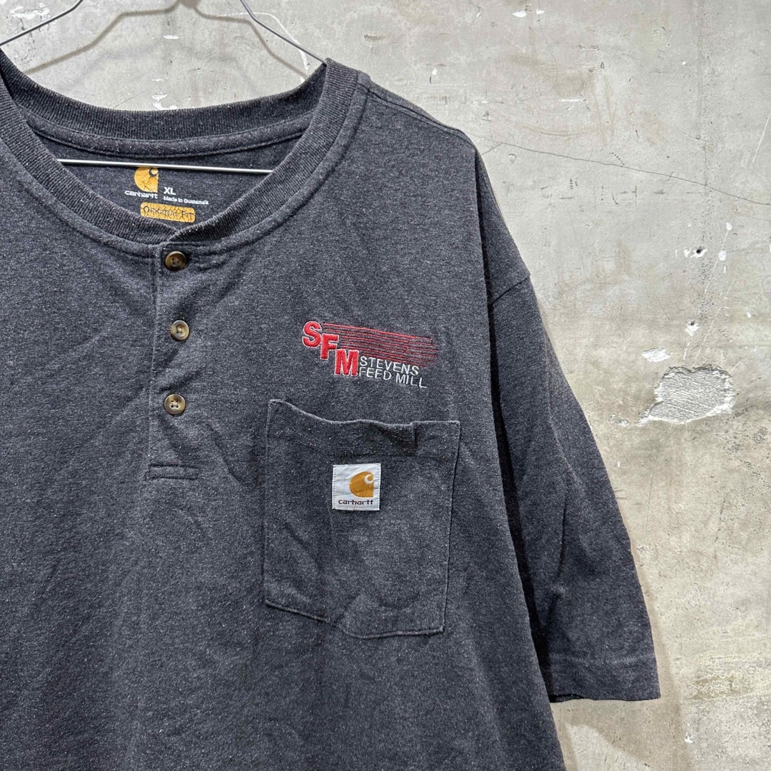 carhartt(カーハート)のUSA古着カーハート ヘンリーネックTシャツ 企業物 XL ビッグサイズ メンズのトップス(Tシャツ/カットソー(半袖/袖なし))の商品写真