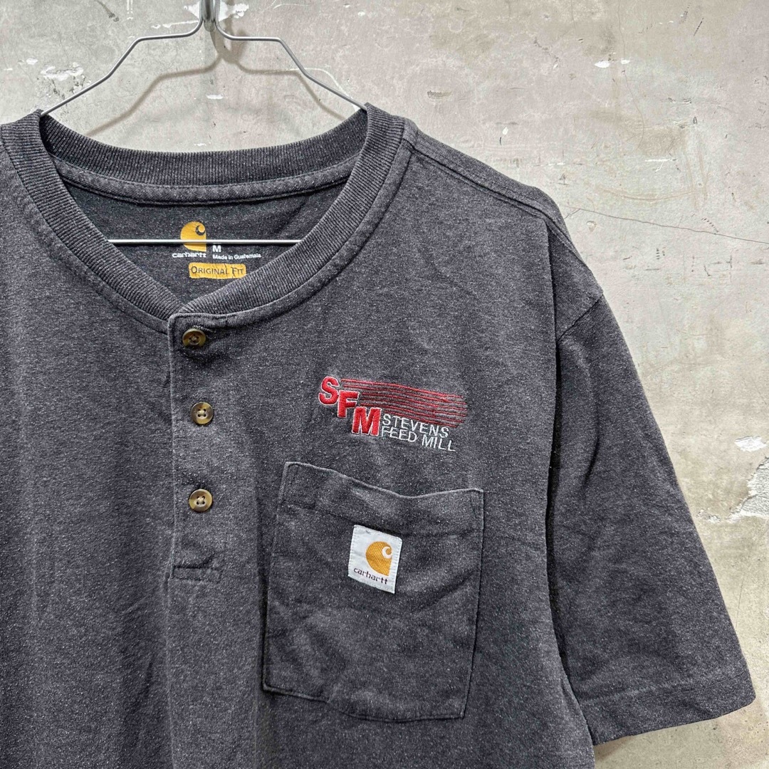 carhartt(カーハート)のUSA古着カーハート ヘンリーネックTシャツ 企業物 M ビッグサイズ メンズのトップス(Tシャツ/カットソー(半袖/袖なし))の商品写真