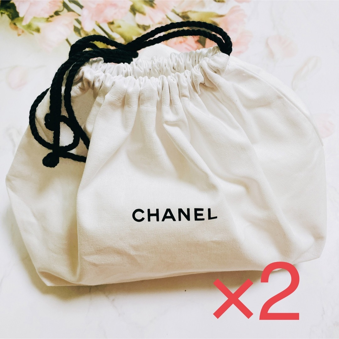 CHANEL(シャネル)のCHANEL （シャネル ) 巾着ノベルティポーチ　ホワイト　×2点 コスメ/美容のコスメ/美容 その他(その他)の商品写真