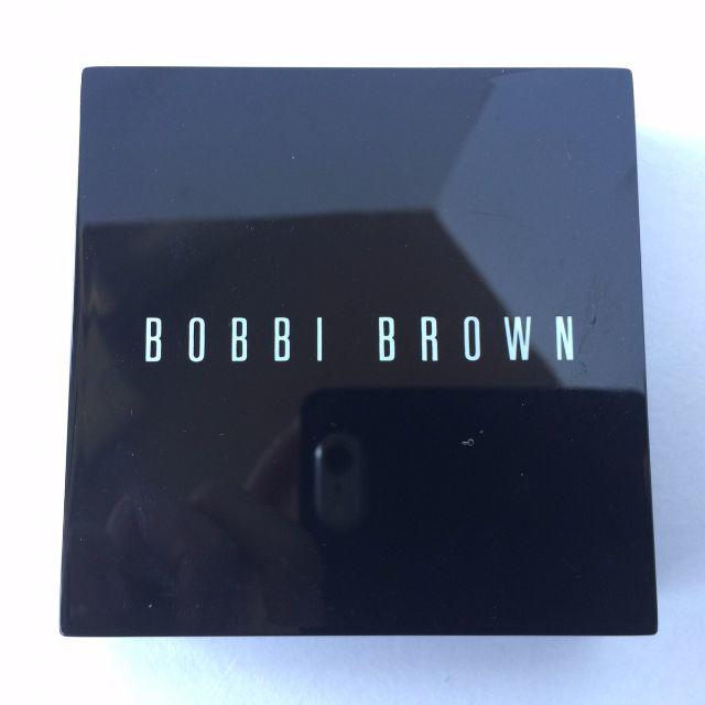 BOBBI BROWN(ボビイブラウン)のボビイブラウン プレストパウダー　ペール　イエロー コスメ/美容のベースメイク/化粧品(フェイスパウダー)の商品写真