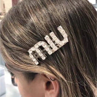 新品！　miu ロゴ　ヘアピン　ヘアクリップ(ヘアピン)