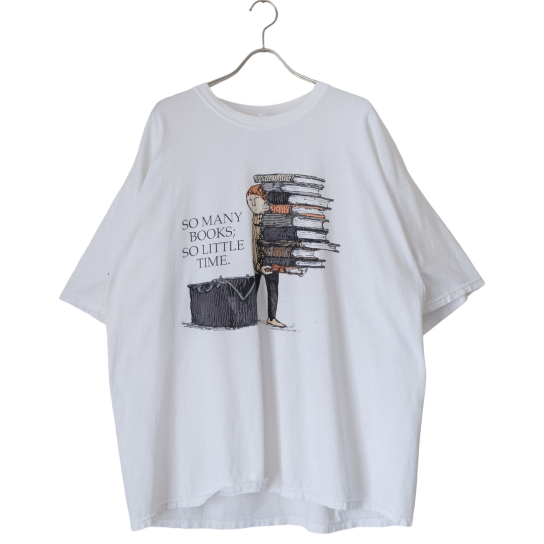 GILDAN(ギルタン)の00s GILDAN Edward Gorey SO MANY BOOKS メンズのトップス(Tシャツ/カットソー(半袖/袖なし))の商品写真