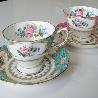 ロイヤルアルバート(ROYAL ALBERT)のロイヤル・アルバート   レディカーライル&レディアスコットカップ&ソーサー2客(食器)