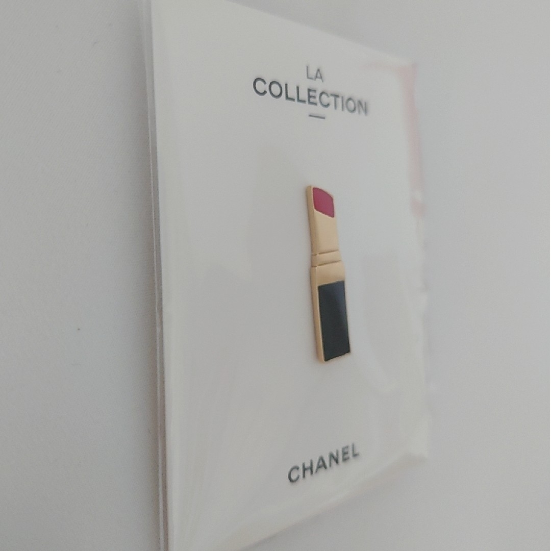 CHANEL シャネル ピンバッジ 限定非売品 ルージュ 新品未開封 ノベルティの通販 by や〜ま〜 CHANEL ピンバッジ ノベルティ 未開封