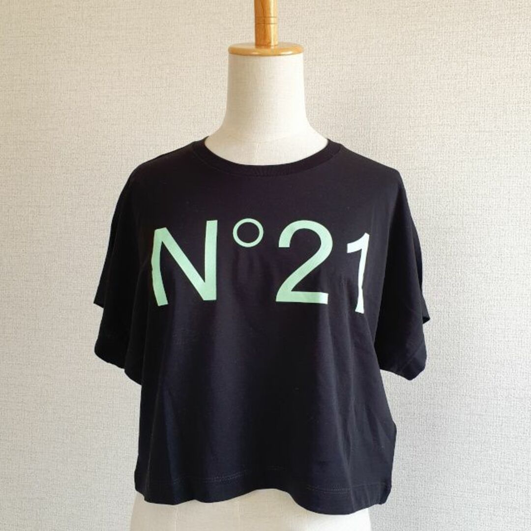 【新品・未使用】N°21 KIDS ロゴ クロップドTシャツ　ブラック14Yキッズ/ベビー/マタニティ