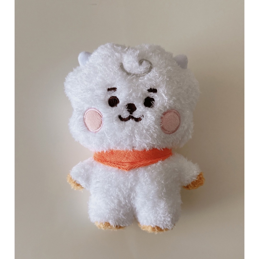 BT21(ビーティーイシビル)のたっとん べびー ぬいぐるみ Sサイズ RJ アールジェイ BTS JIN  エンタメ/ホビーのおもちゃ/ぬいぐるみ(キャラクターグッズ)の商品写真