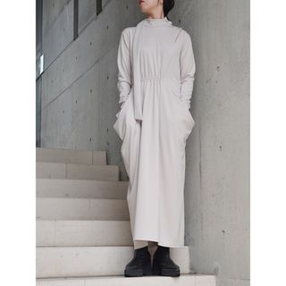 マメ(mame)の RITO STRECH JERSEY DRESS (ロングワンピース/マキシワンピース)