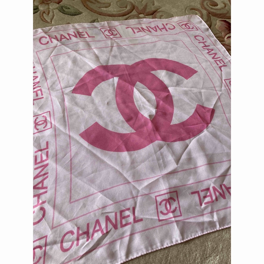 CHANEL(シャネル)のCHANELノベルティスカーフ レディースのファッション小物(バンダナ/スカーフ)の商品写真