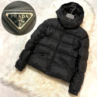 PRADA プラダ　シャーリングファーフードダウン　三角プレート