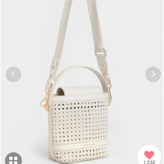 チャールズアンドキース(Charles and Keith)のセシリー ウーブンバケットバッグCecily Woven Bucket Bag (ハンドバッグ)