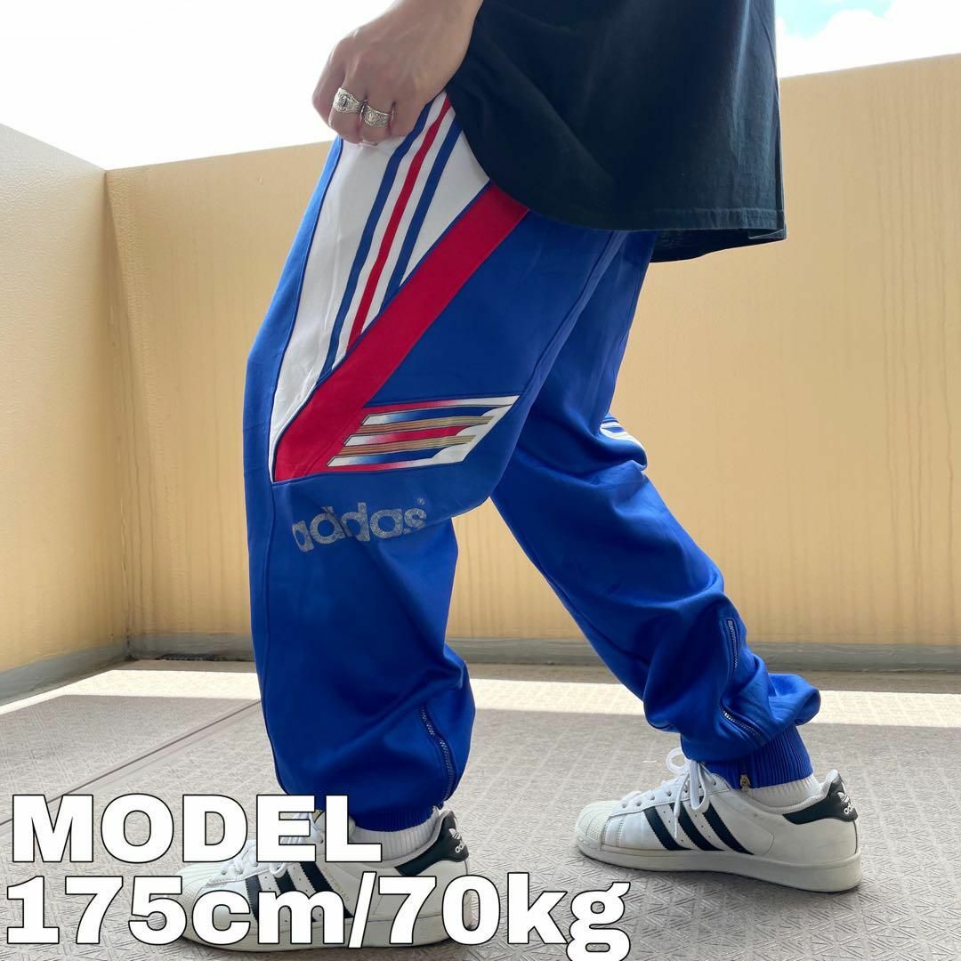 adidasトラックパンツ　デサント製