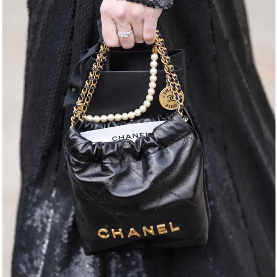 CHANEL(シャネル)の5%クーポンまでお取置き レディースのバッグ(ショルダーバッグ)の商品写真