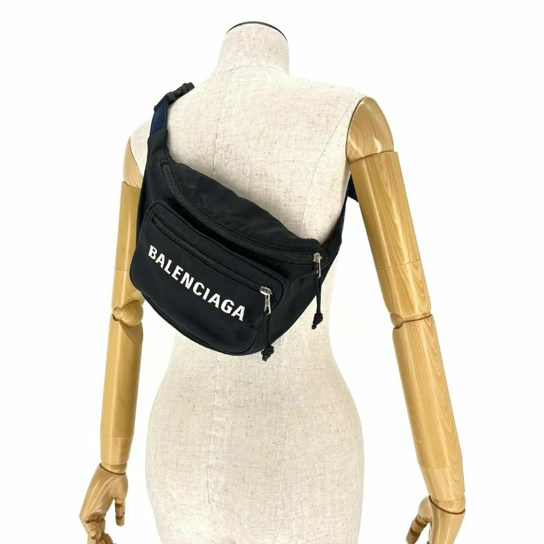 Balenciaga - 【バレンシアガ】ナイロンボディーバッグ ウエストポーチ