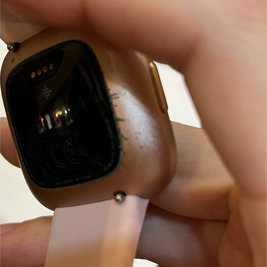 Apple Watch(アップルウォッチ)のFitbit Versa 2 スマートウォッチ ペタル/カッパーローズ  メンズの時計(腕時計(デジタル))の商品写真