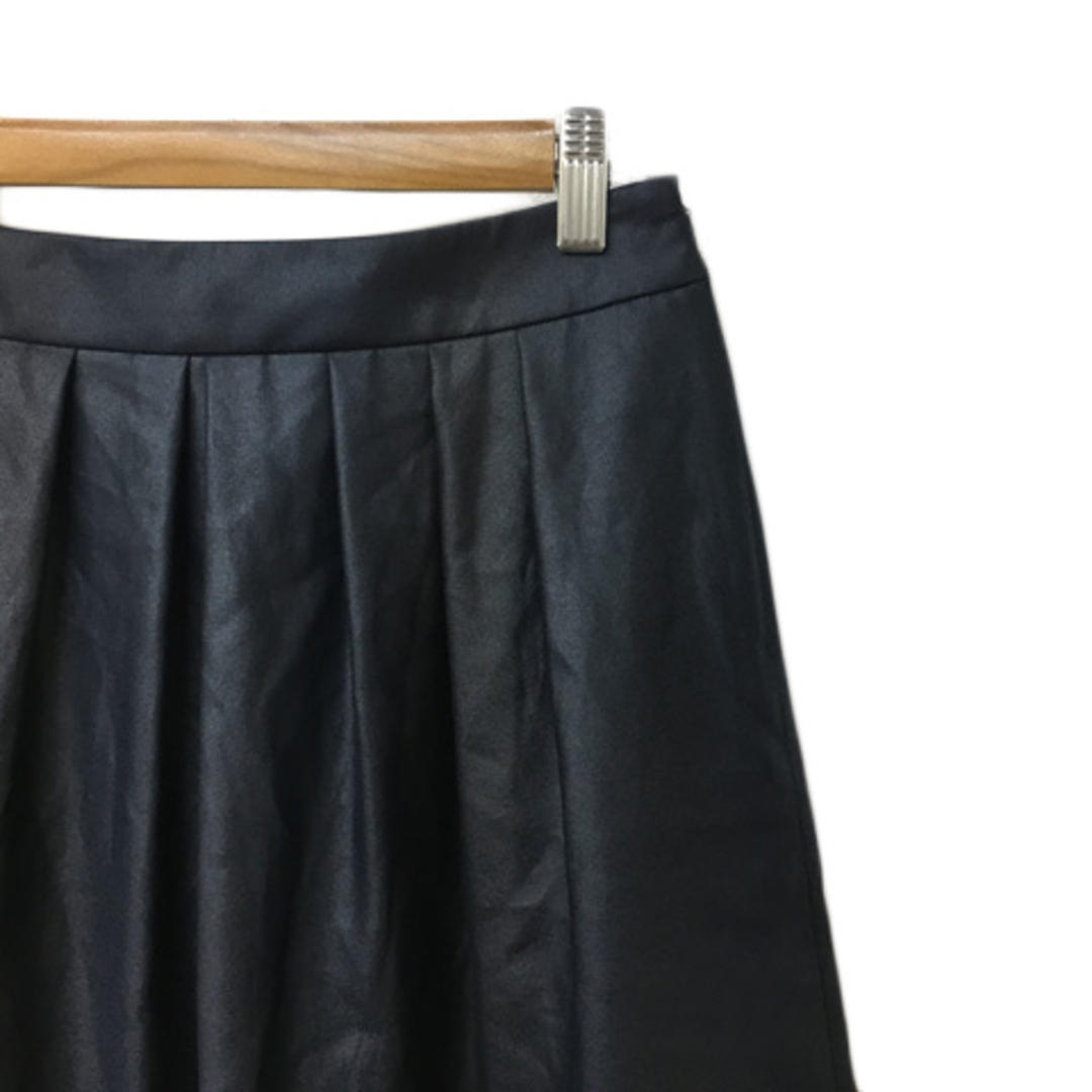 NATURAL BEAUTY(ナチュラルビューティー)のナチュラルビューティー スカート フレア 膝丈 タック 無地 36 紺 レディースのスカート(ひざ丈スカート)の商品写真