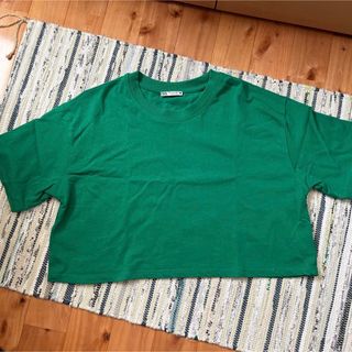 ザラ(ZARA)のZARA クロップドTシャツ　半袖　グリーン(Tシャツ(半袖/袖なし))