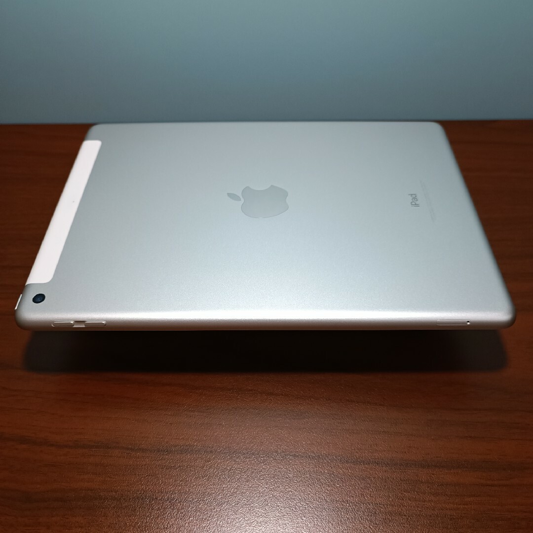 Apple - (美品) iPad 第5世代 Wifi Simフリー32GBキーボード付きの通販