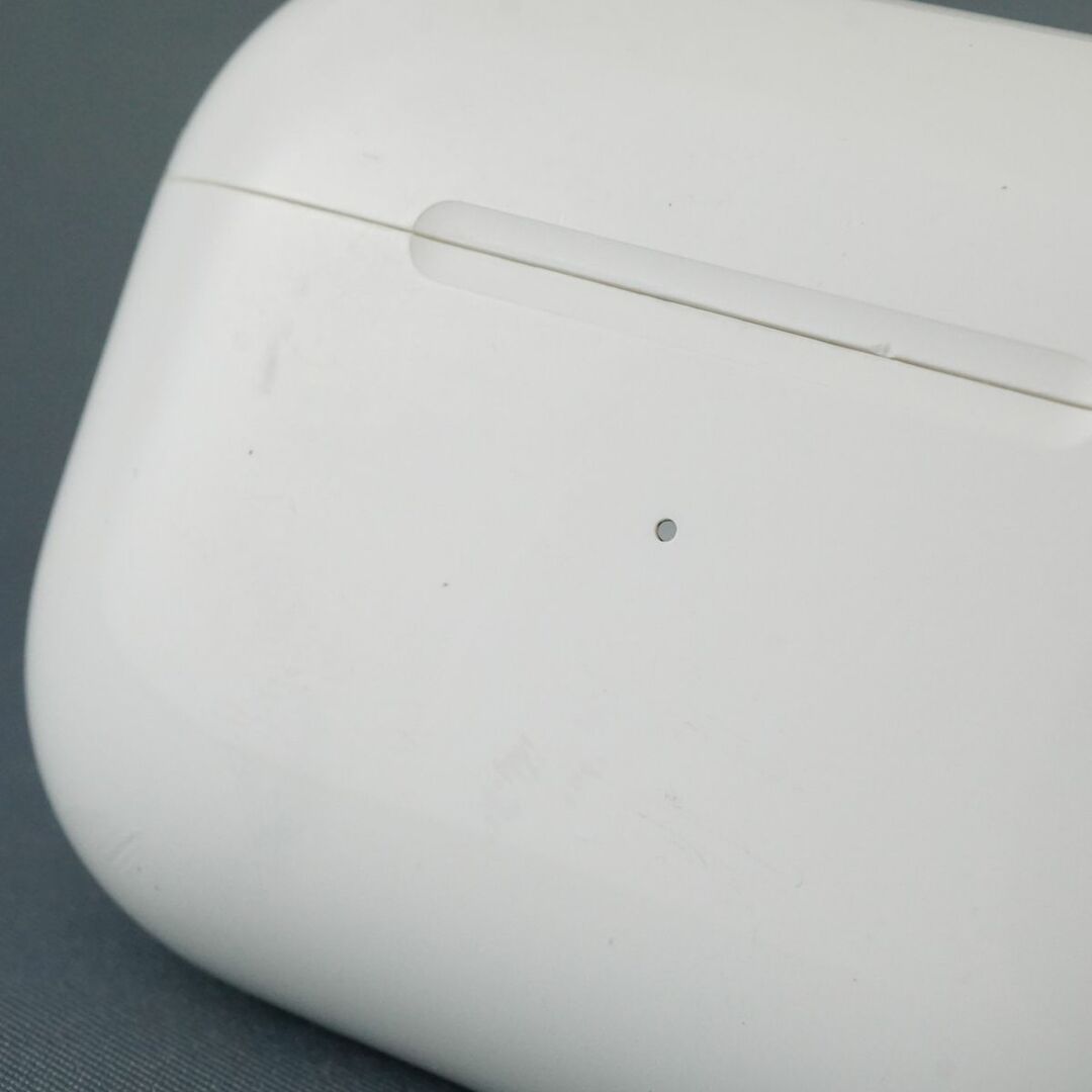 Apple - Apple AirPods Pro 充電ケースのみ USED品 第一世代 イヤホン ...