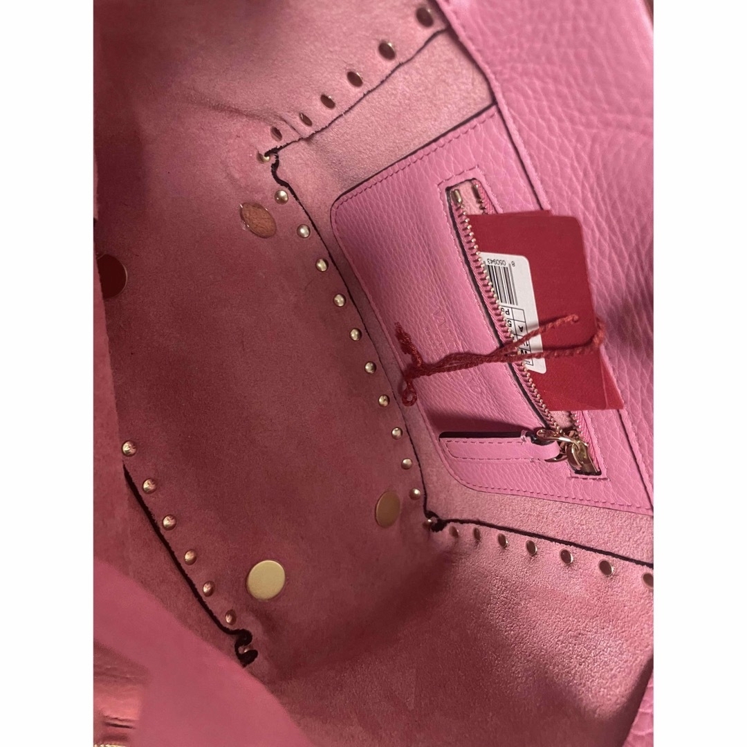 VALENTINO(ヴァレンティノ)のバレンティノ　VALENTINO ロックスタッズ　ミニ　ピンク レディースのバッグ(ショルダーバッグ)の商品写真