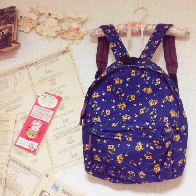 SM2(サマンサモスモス)のネイビー花柄✩⃛リュック レディースのバッグ(リュック/バックパック)の商品写真