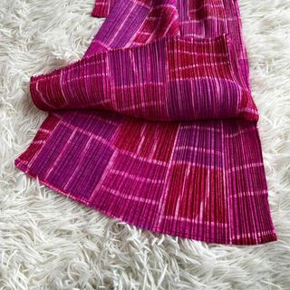 美品 プリーツプリーズ トップス 長袖カットソー ハイネック 総柄