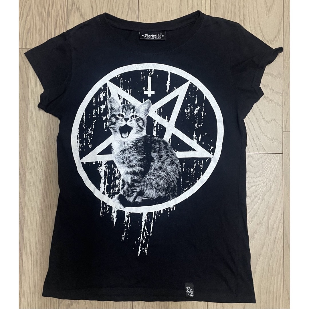 darkside clothing ダークサイド　クロージング　猫　ペンタグラム レディースのトップス(Tシャツ(半袖/袖なし))の商品写真