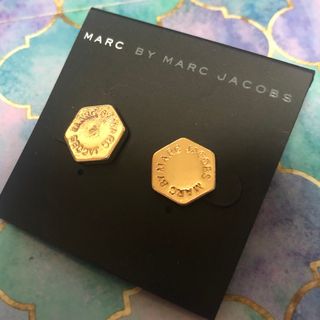 マークバイマークジェイコブス(MARC BY MARC JACOBS)の大人気◆Marc by Marc Jacobs◆ロゴ ディスク ピアス(ピアス)