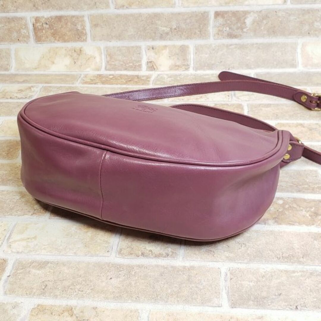 IL BISONTE - 美品 イルビゾンテ ☆ レザー ラウンド ショルダーバッグ