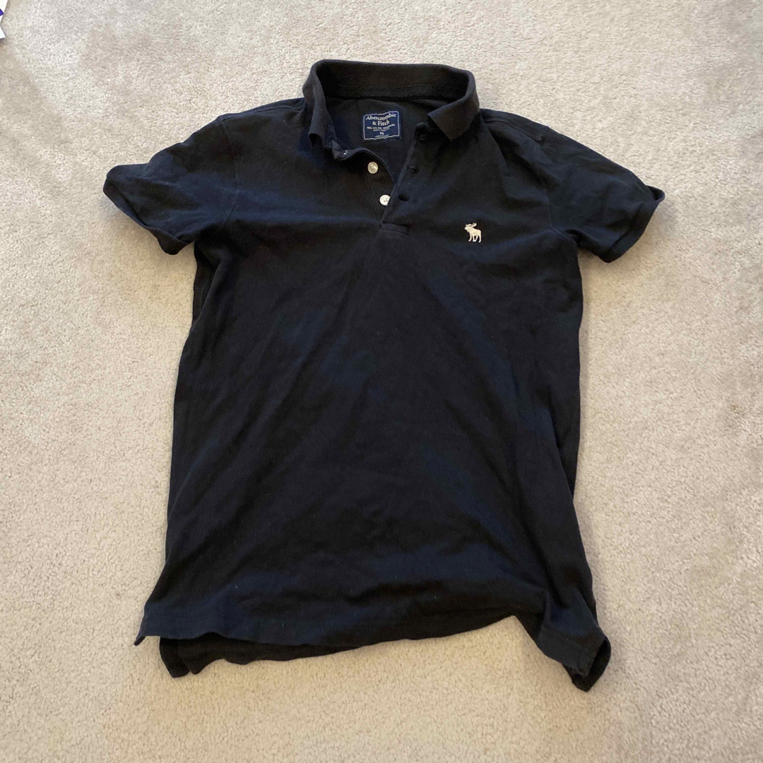Abercrombie&Fitch(アバクロンビーアンドフィッチ)のアバクロ　abercrombie&fitch ポロシャツ　黒 メンズのトップス(ポロシャツ)の商品写真