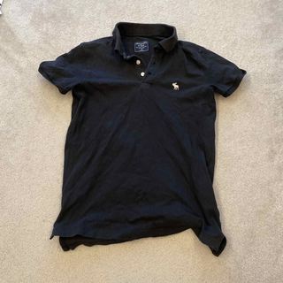 アバクロンビーアンドフィッチ(Abercrombie&Fitch)のアバクロ　abercrombie&fitch ポロシャツ　黒(ポロシャツ)