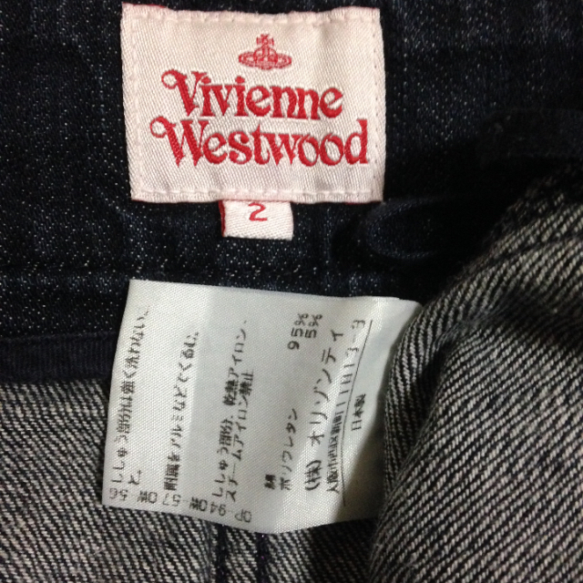 Vivienne Westwood(ヴィヴィアンウエストウッド)のオーブステッチ ラメ入り糸使用 Vivienne westwood レディースのスカート(ミニスカート)の商品写真