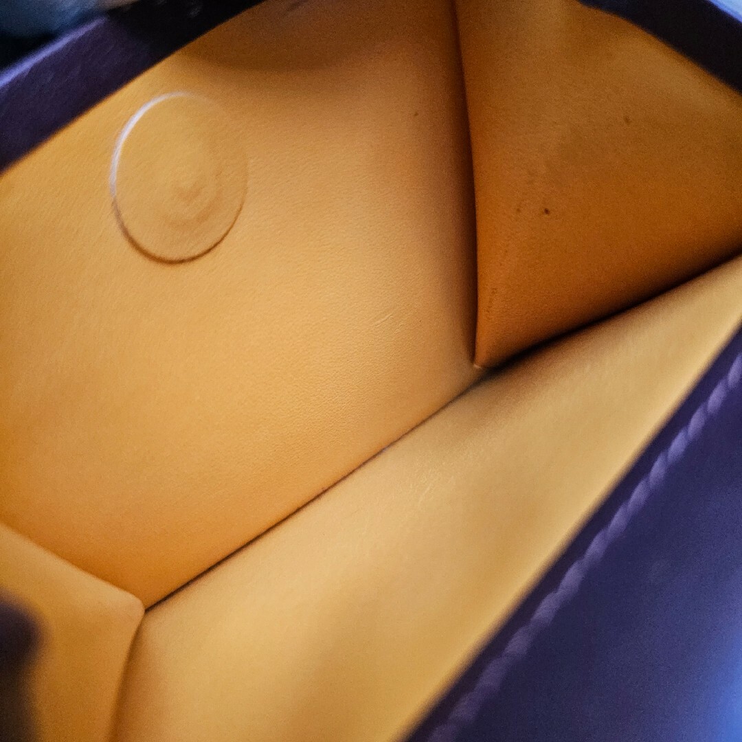 GANZO(ガンゾ)のガンゾ MYSTIC  ミスティック 小銭入れ付き二つ折り財布 バーガンディ メンズのファッション小物(折り財布)の商品写真