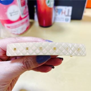 シャネル バレッタ/ヘアクリップ(ピンク/桃色系)の通販 40点