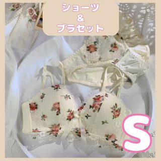 【ホワイト】花柄　ショーツ＆ブラ　セットアップ ノンワイヤー(ブラ&ショーツセット)